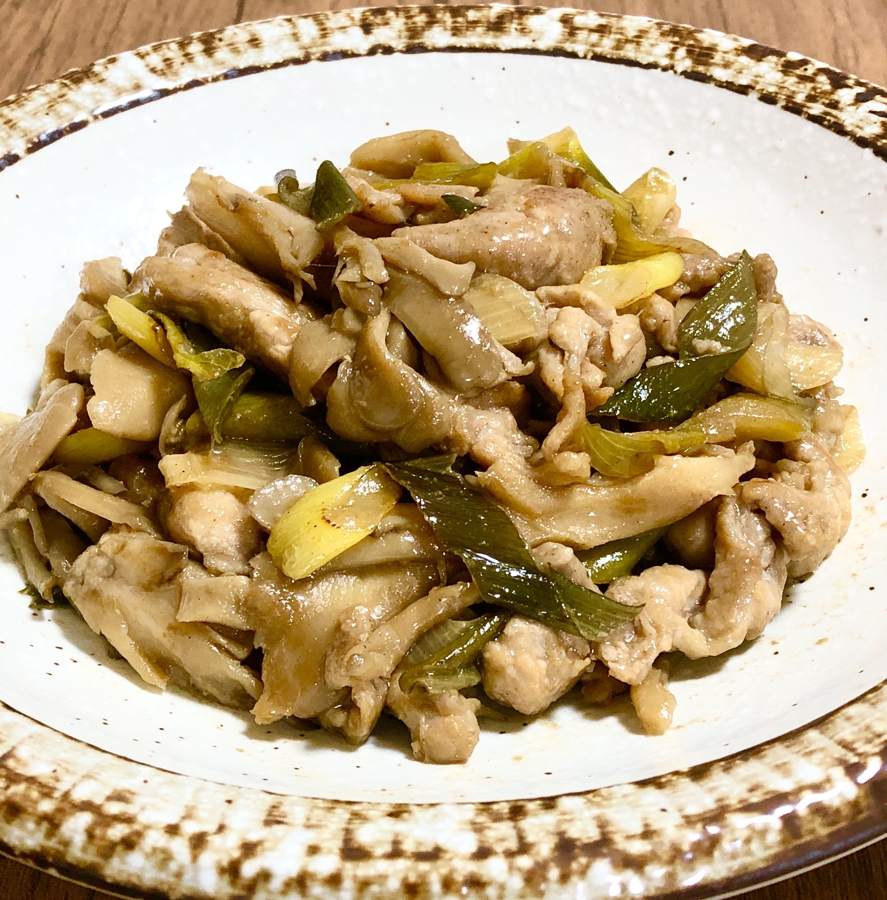 豚肉と舞茸のバタポン炒め