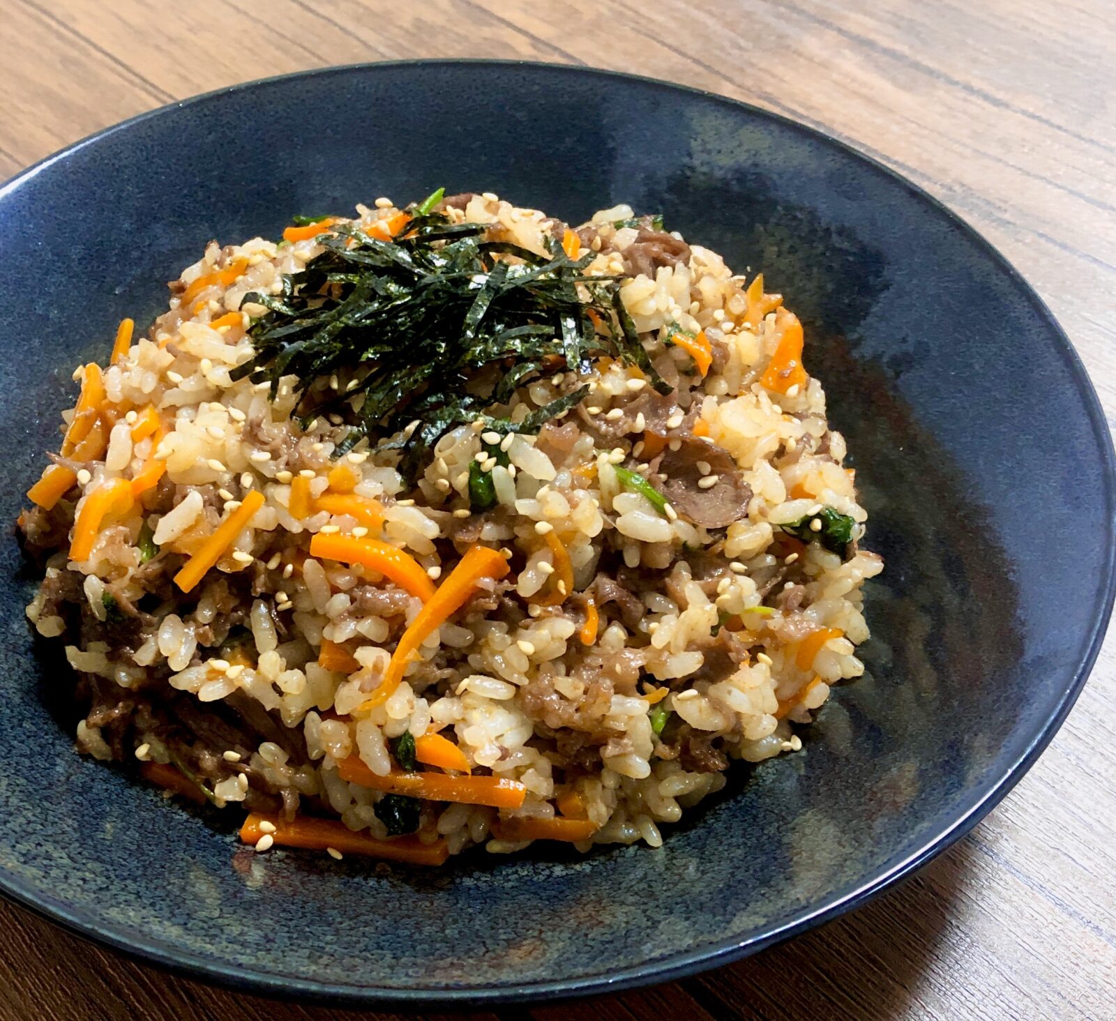 牛こま肉とほうれん草のビビンバ風ごはん