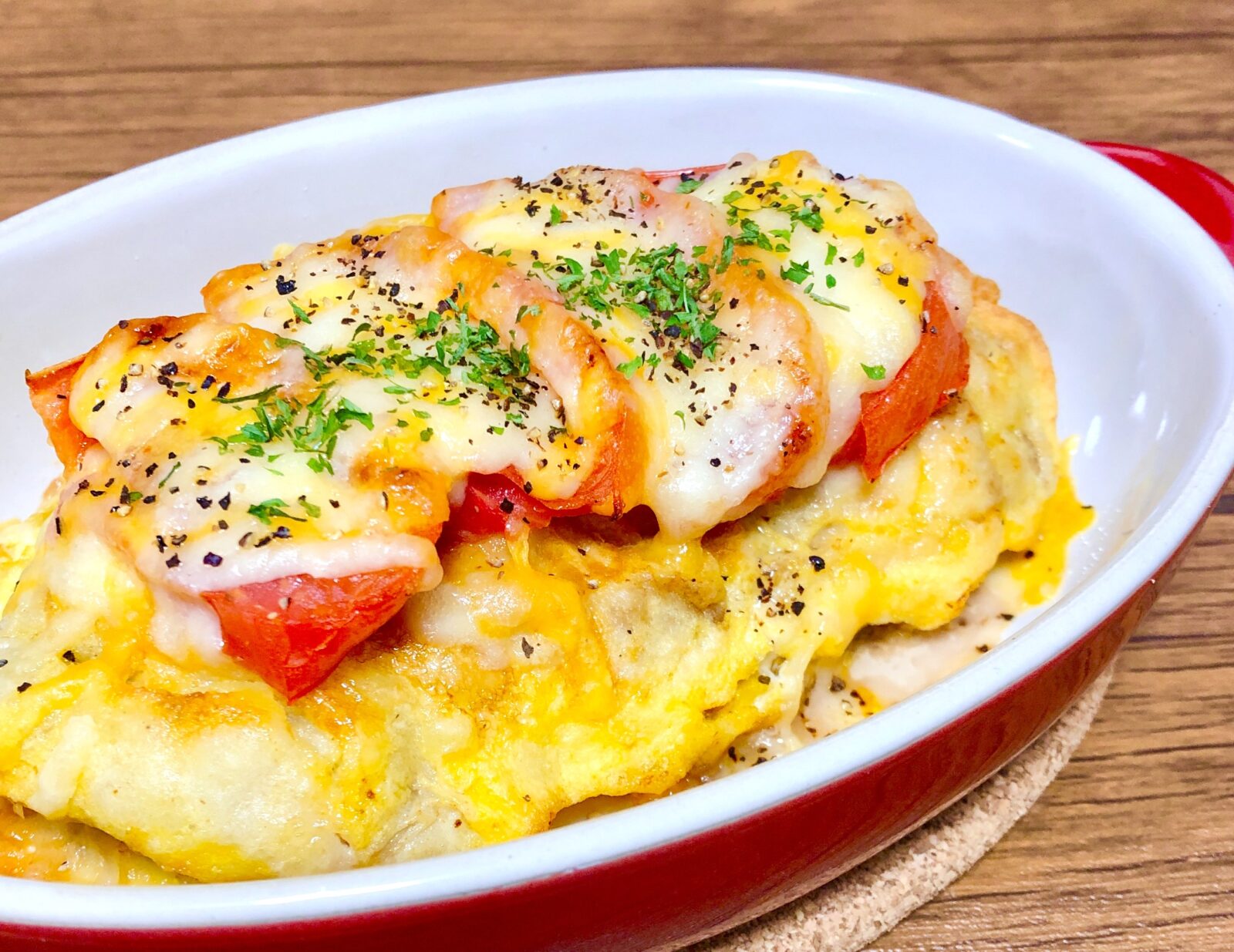 鶏ももとトマトのチーズ焼き